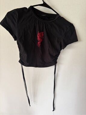 SHEIN Black Cropped Tee with Red Embroidered Dragon